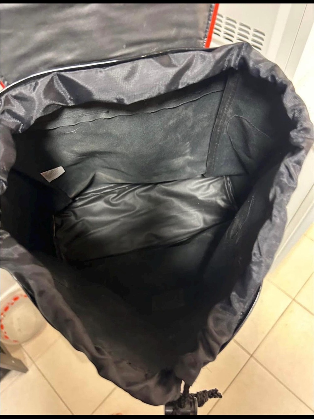 1997 Looney Tunes Black Patent Bugs Bunny Backpack - Picture 7 of 8